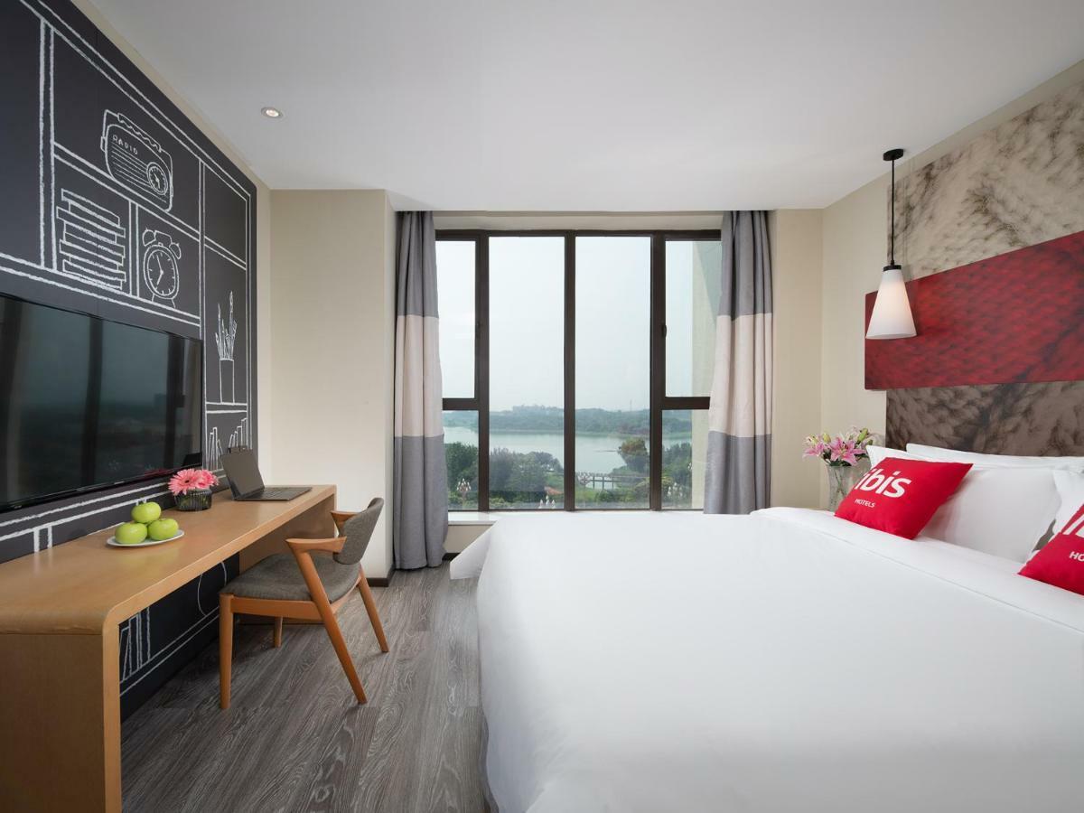 Ibis Hotel Emeishan Buitenkant foto